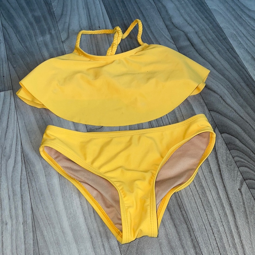 Size 6-7 in girls yellow bikini from old navy
